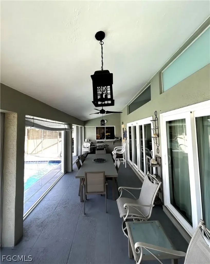 1926 SE 10th Place Cape Coral FL 33990