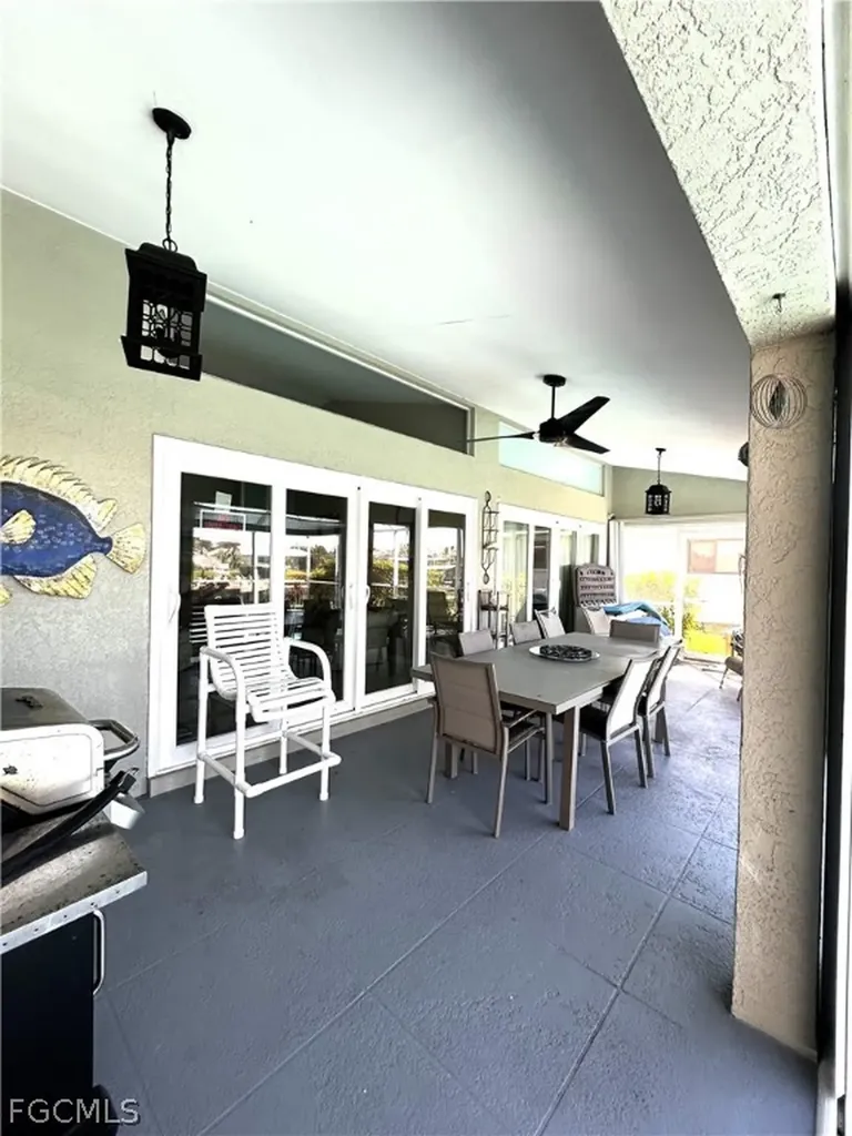 1926 SE 10th Place Cape Coral FL 33990