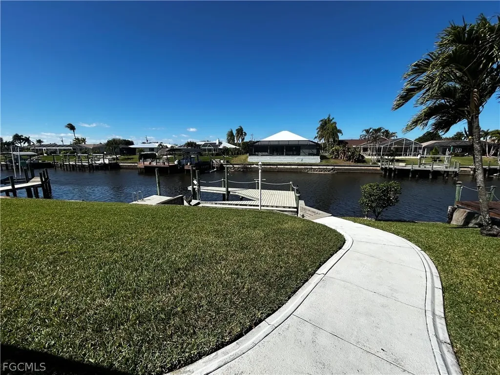 1926 SE 10th Place Cape Coral FL 33990
