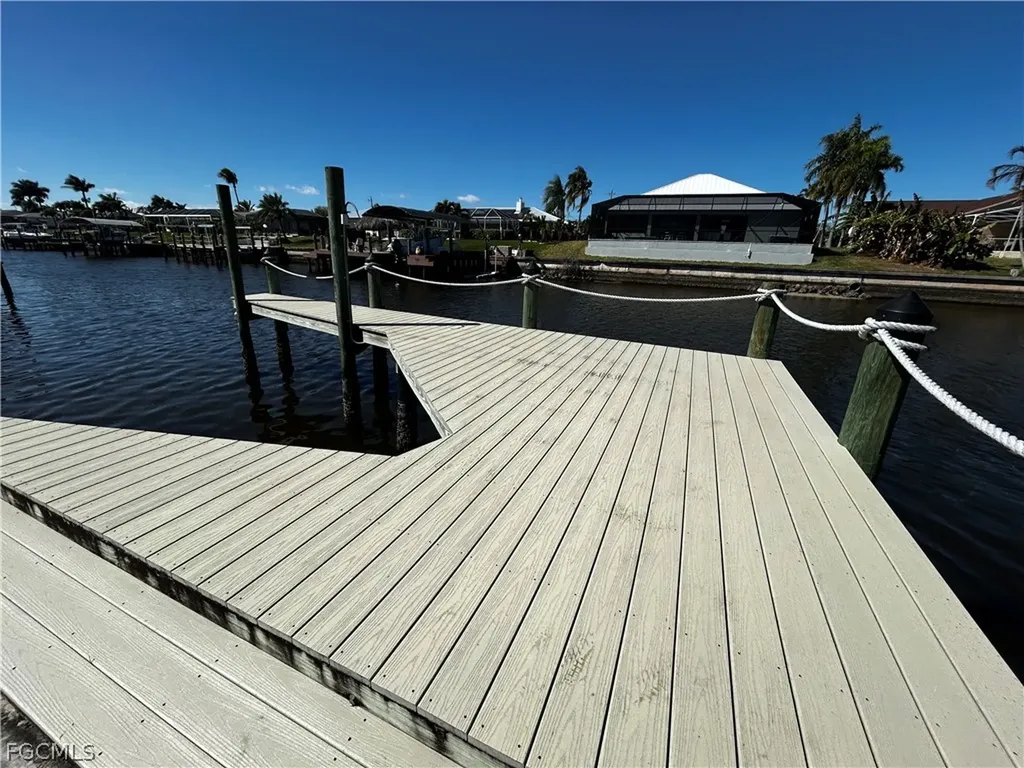 1926 SE 10th Place Cape Coral FL 33990