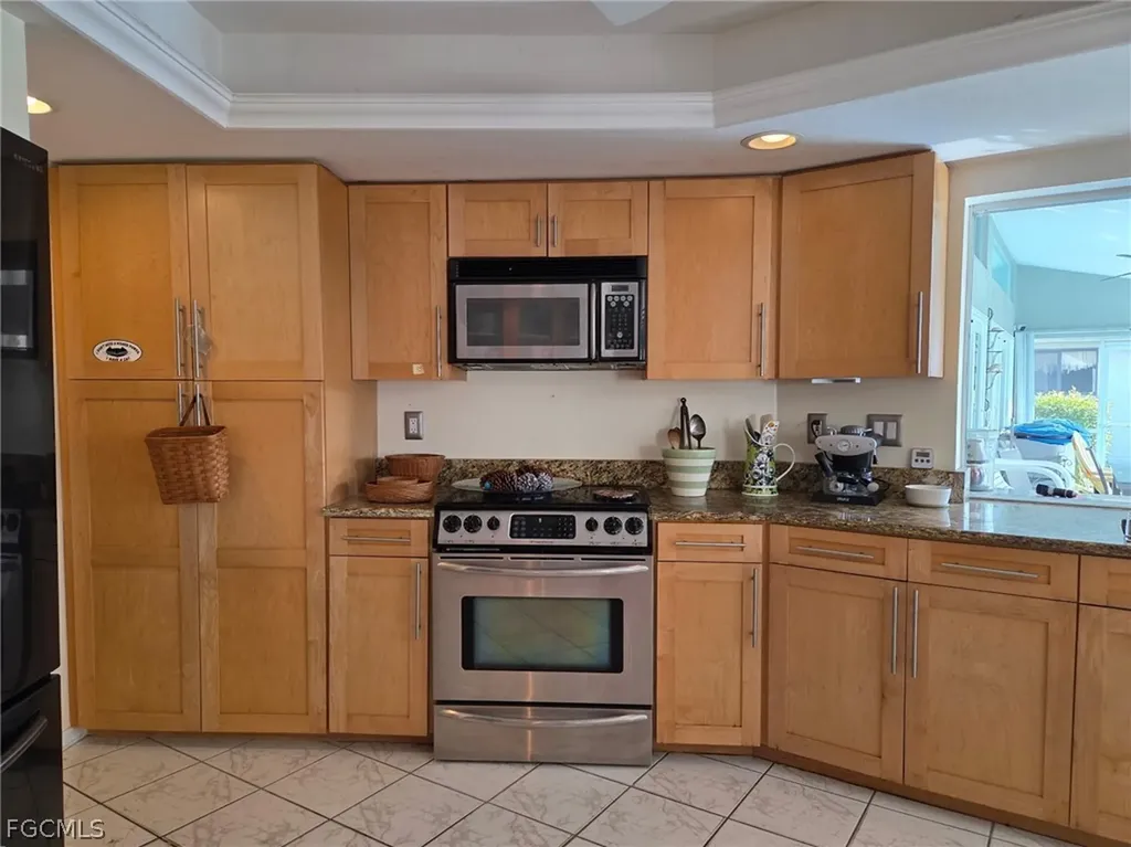 1926 SE 10th Place Cape Coral FL 33990