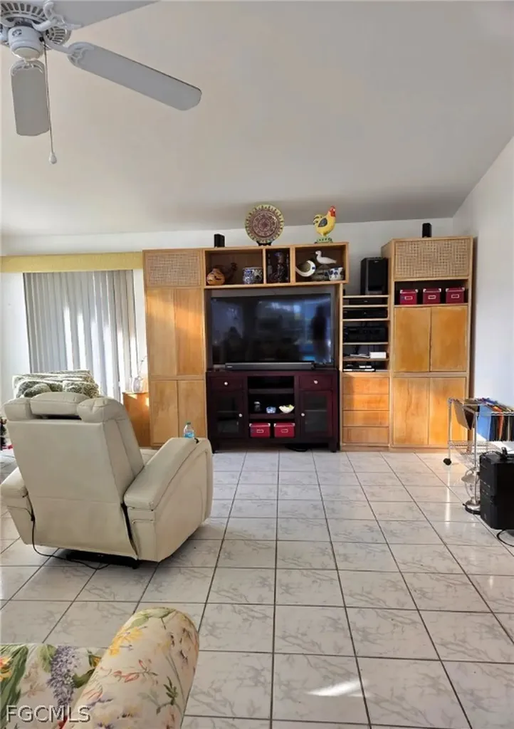 1926 SE 10th Place Cape Coral FL 33990