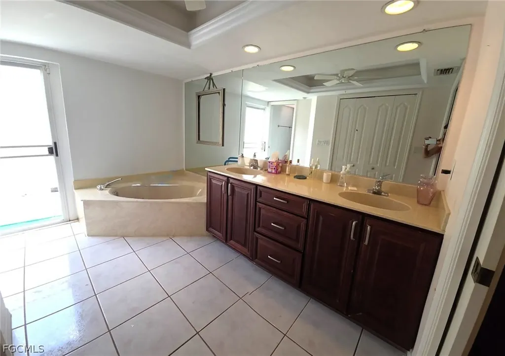 1926 SE 10th Place Cape Coral FL 33990