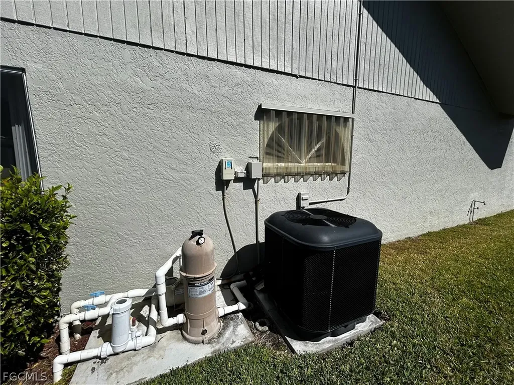 1926 SE 10th Place Cape Coral FL 33990