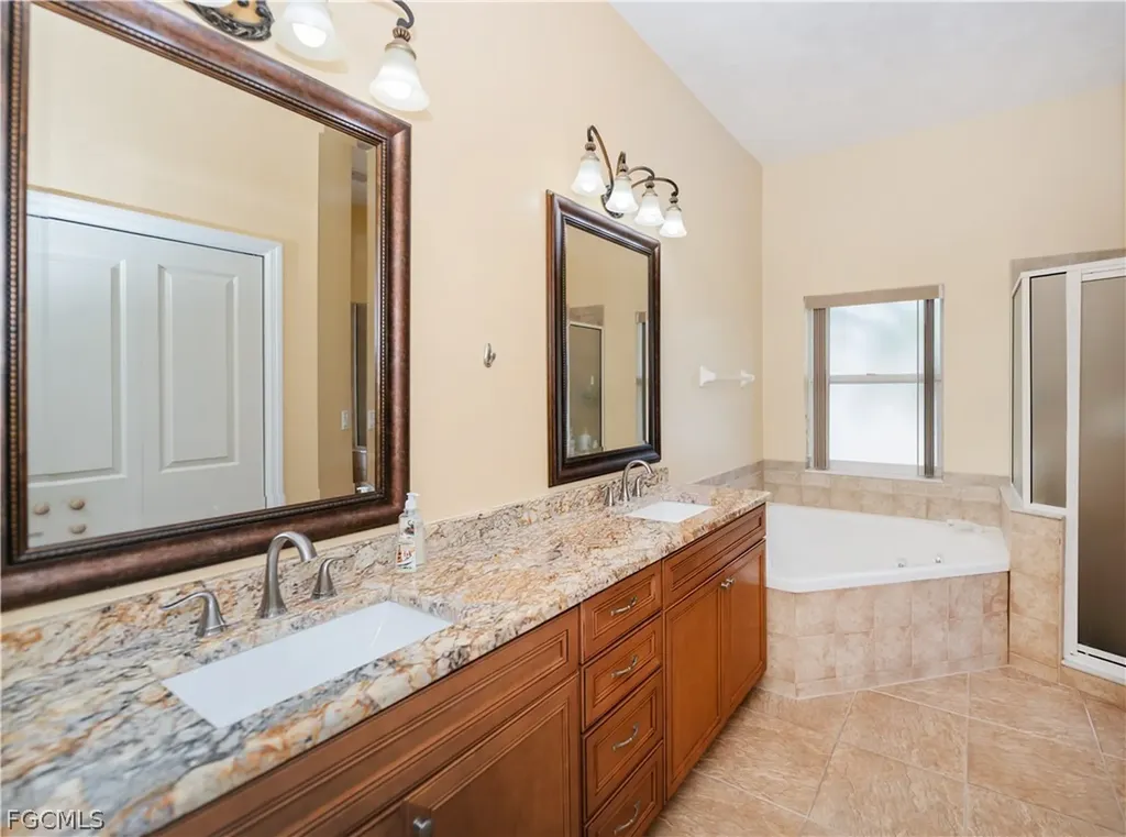 1230 SE 3rd Avenue Cape Coral FL 33990