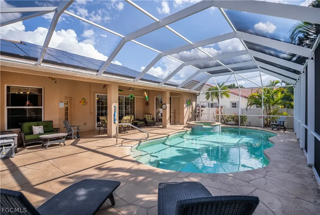 1230 SE 3rd Avenue Cape Coral FL 33990