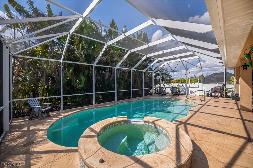 1230 SE 3rd Avenue Cape Coral FL 33990