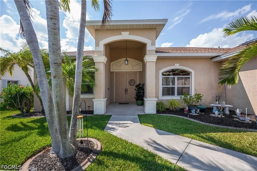 1230 SE 3rd Avenue Cape Coral FL 33990