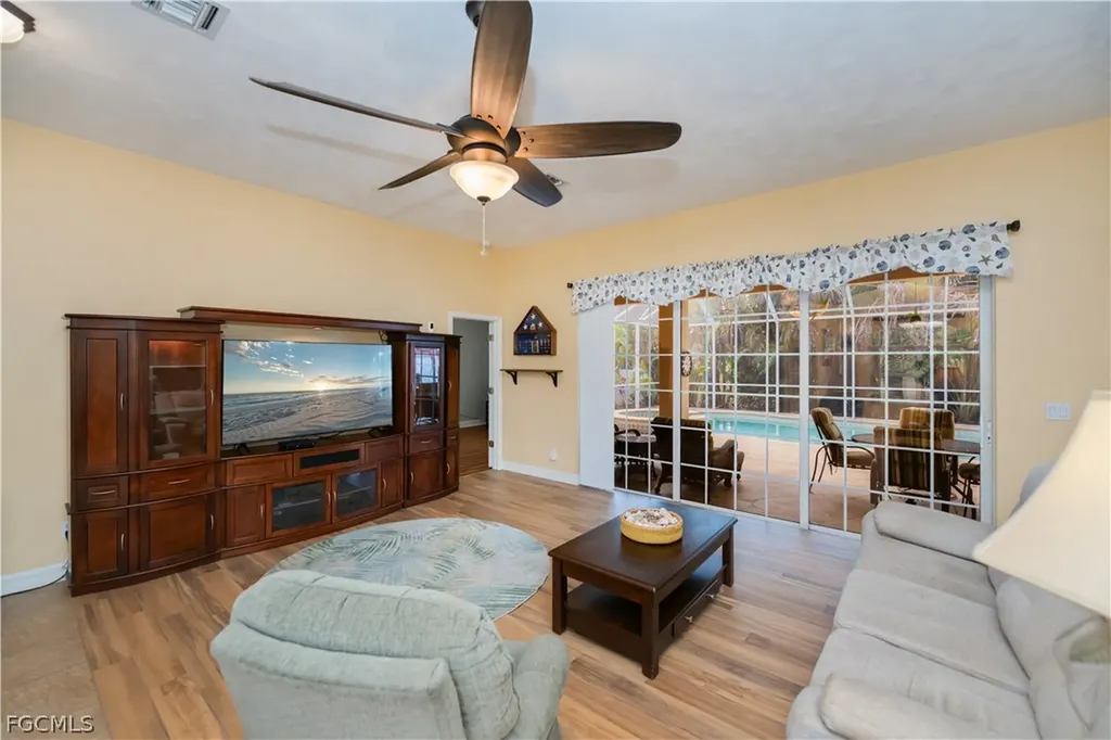 1230 SE 3rd Avenue Cape Coral FL 33990