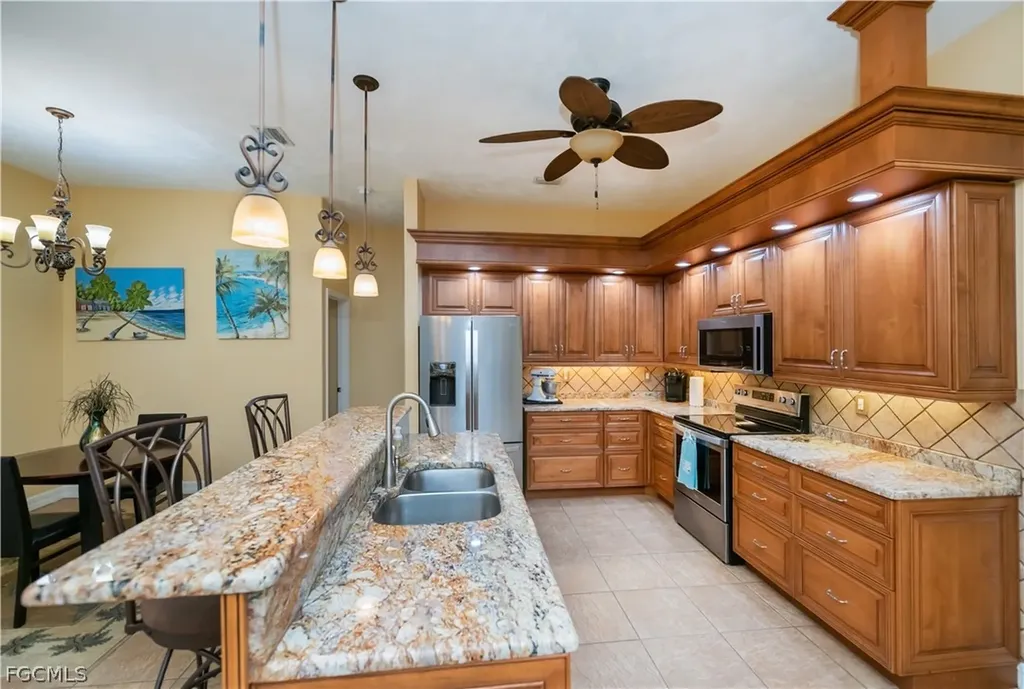 1230 SE 3rd Avenue Cape Coral FL 33990
