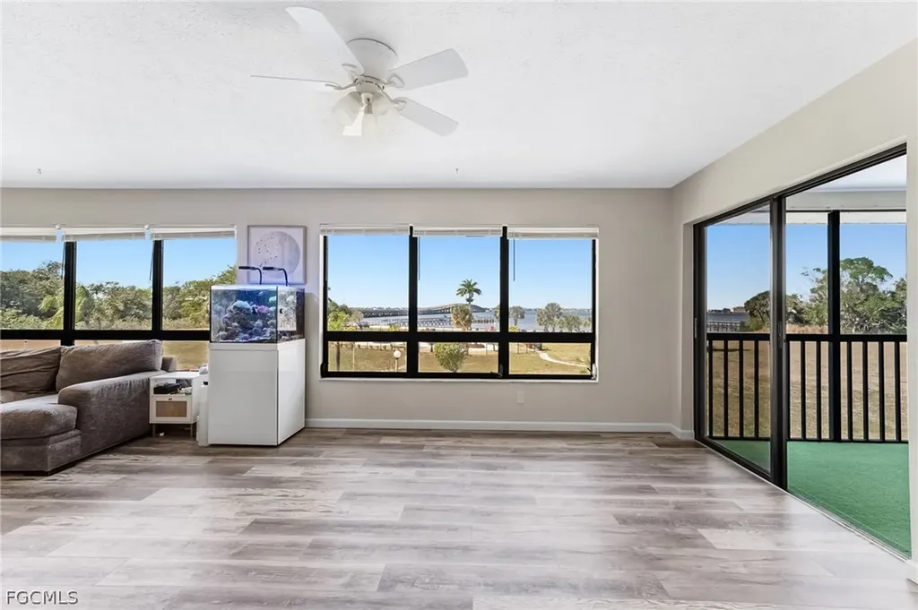 12498 Riverside Drive Fort Myers FL 33919
