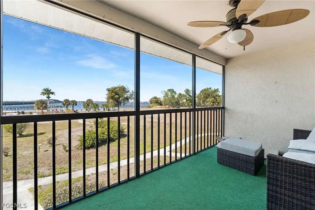 12498 Riverside Drive Fort Myers FL 33919