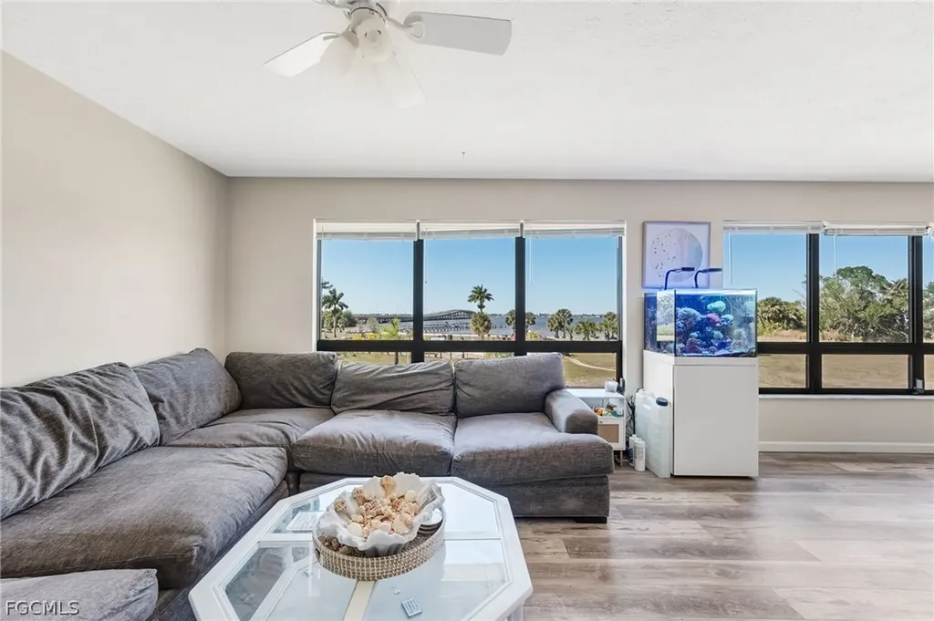 12498 Riverside Drive Fort Myers FL 33919