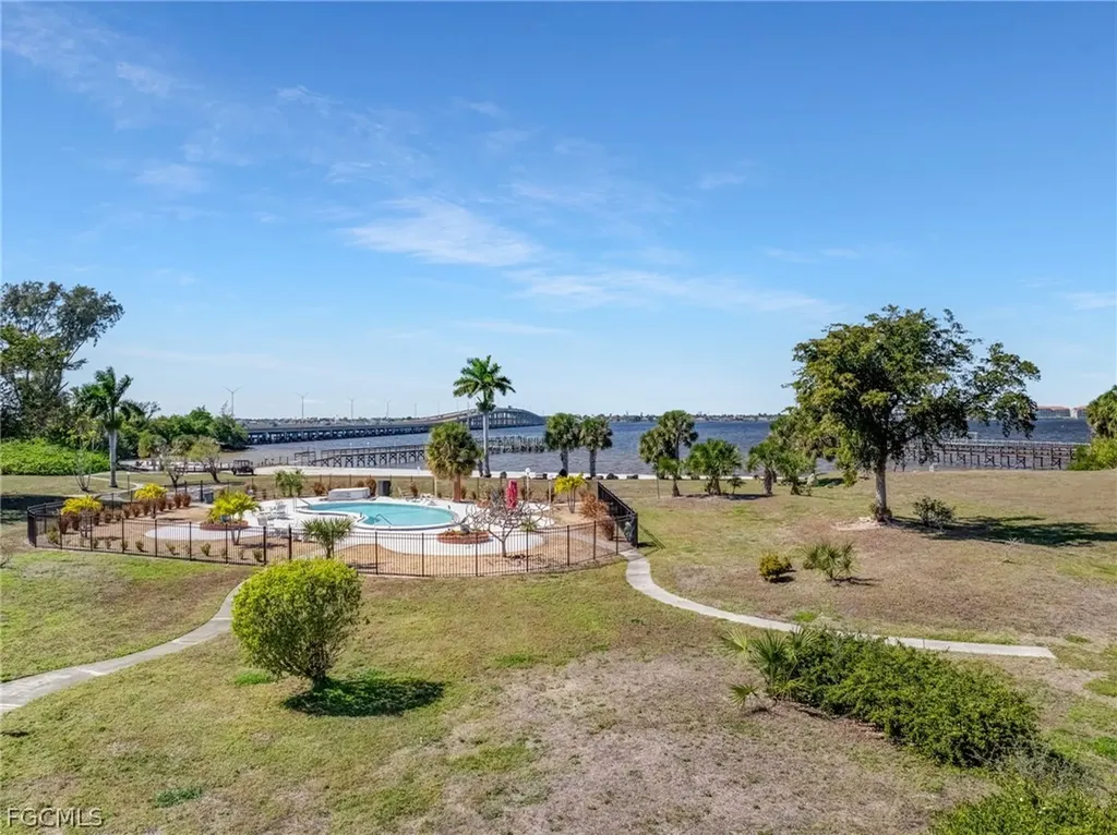 12498 Riverside Drive Fort Myers FL 33919