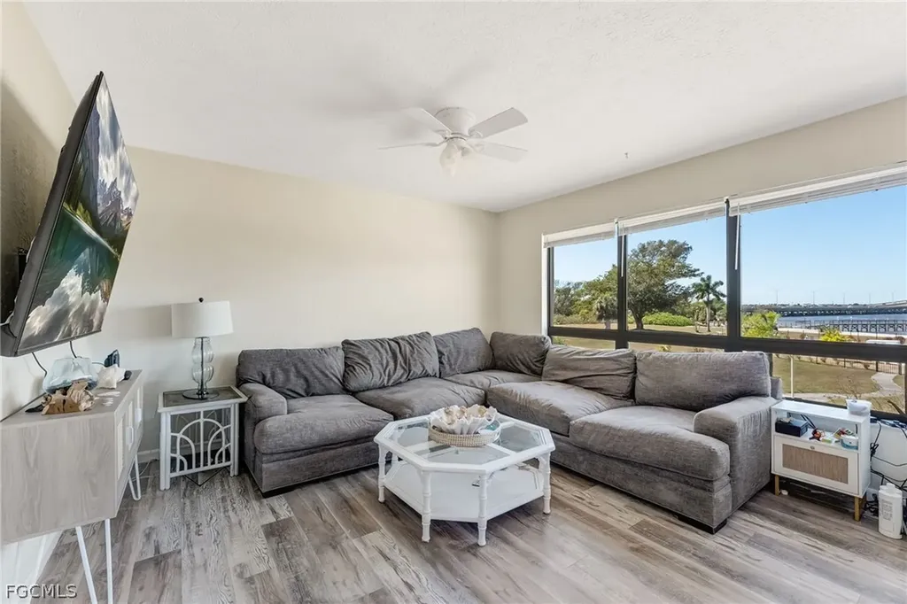12498 Riverside Drive Fort Myers FL 33919