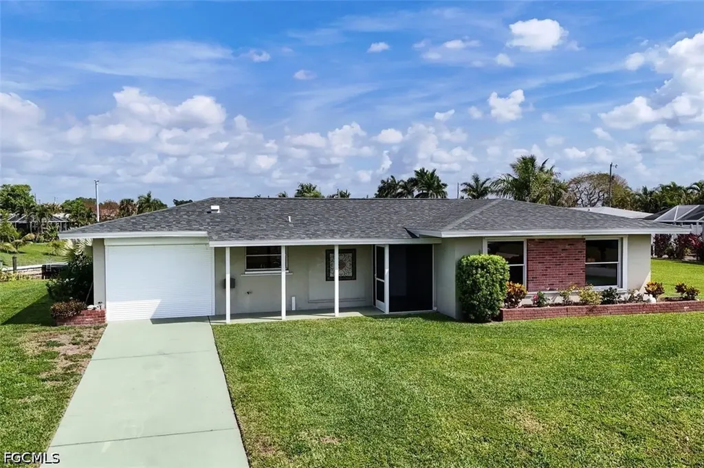 1721 SE 29th Lane Cape Coral FL 33904