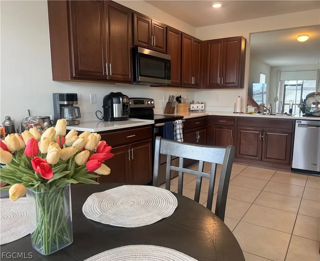 2624 NE 7th Avenue Cape Coral FL 33909