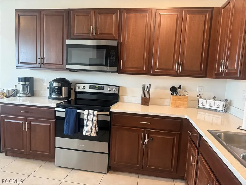 2624 NE 7th Avenue Cape Coral FL 33909