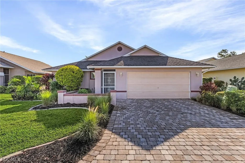 9439 Palm Island Circle North Fort Myers FL 33903