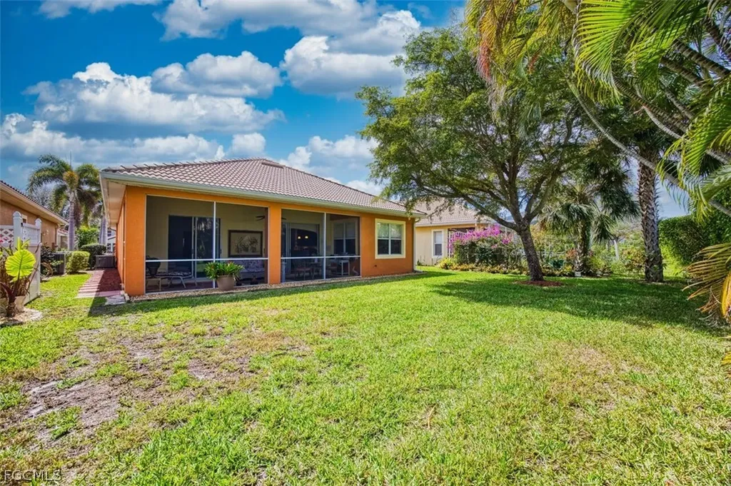 9710 Las Casas Drive Fort Myers FL 33919