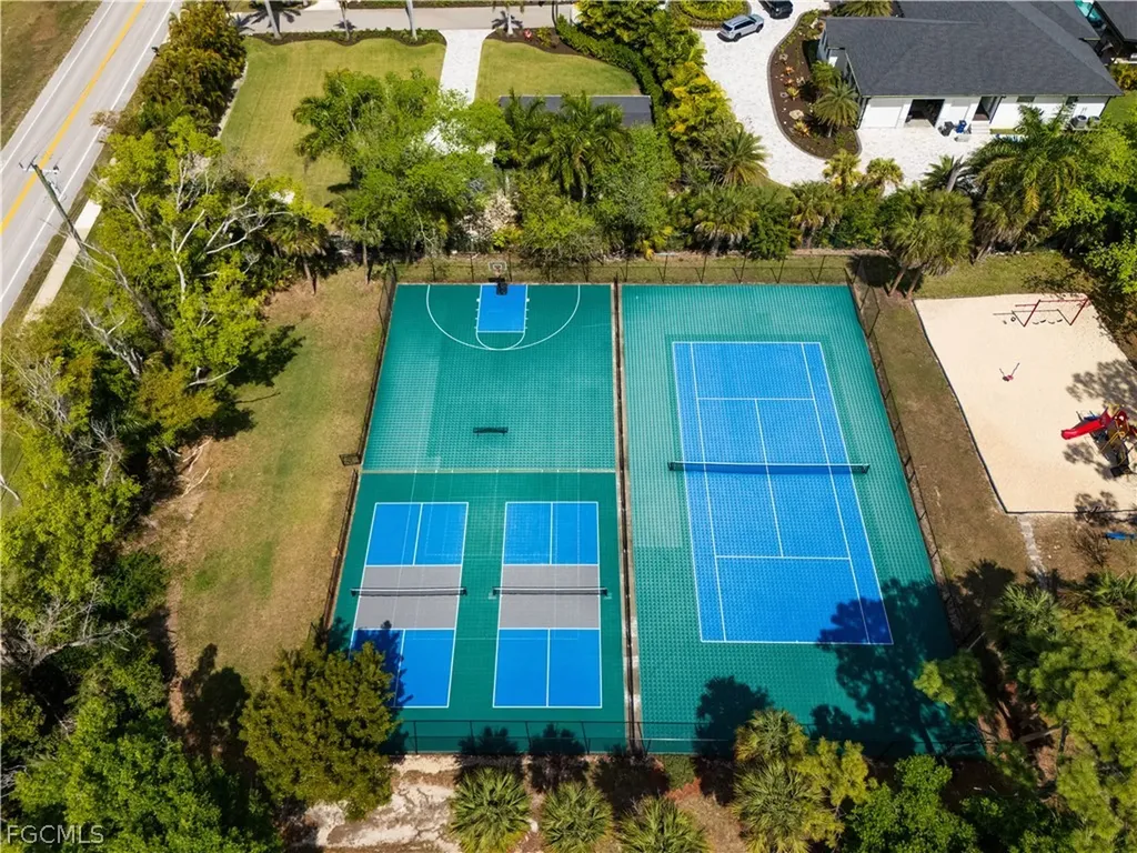 9710 Las Casas Drive Fort Myers FL 33919