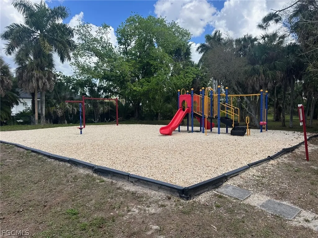 9710 Las Casas Drive Fort Myers FL 33919