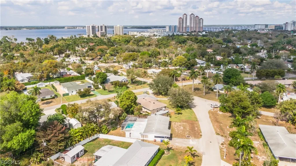 1758 Woodlawn Avenue Fort Myers FL 33901
