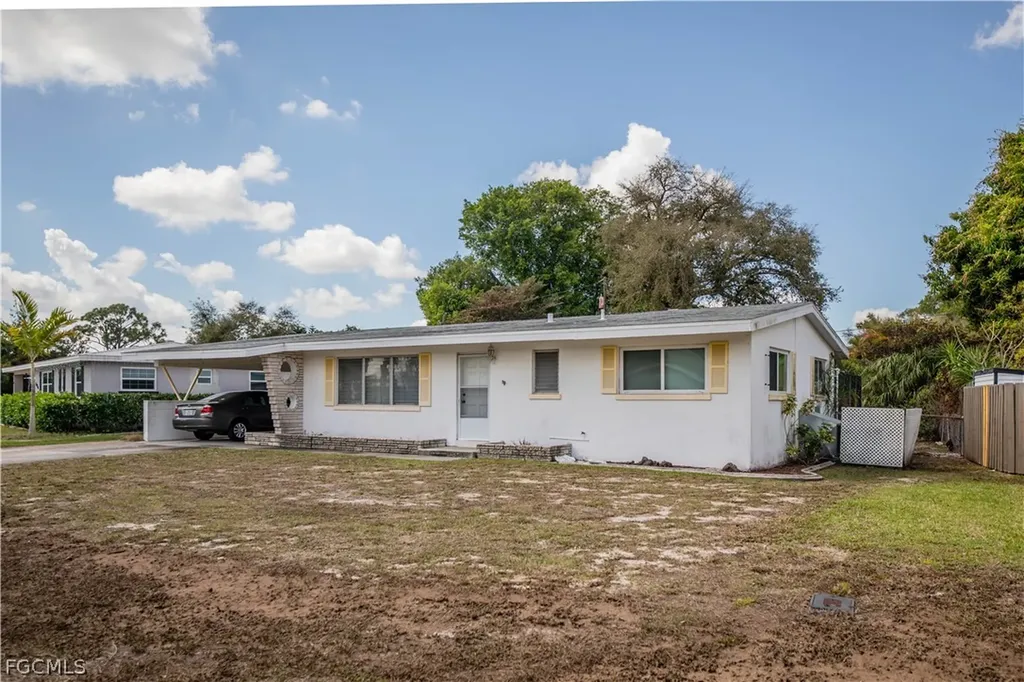 1758 Woodlawn Avenue Fort Myers FL 33901