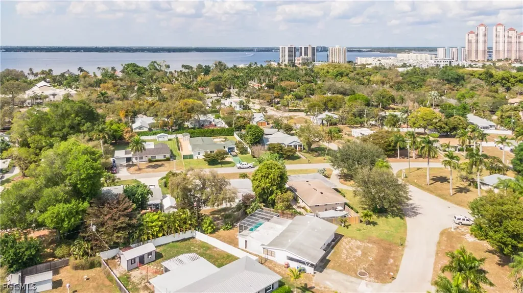 1758 Woodlawn Avenue Fort Myers FL 33901