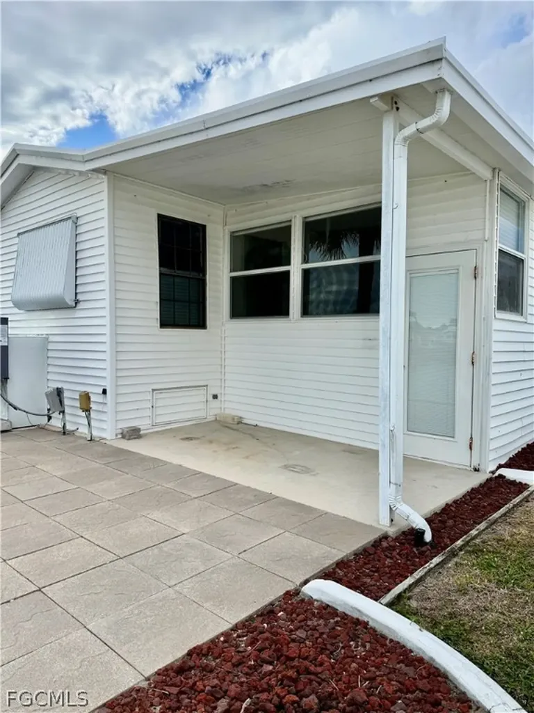 565 Cattleya Refuge Naples FL 34114