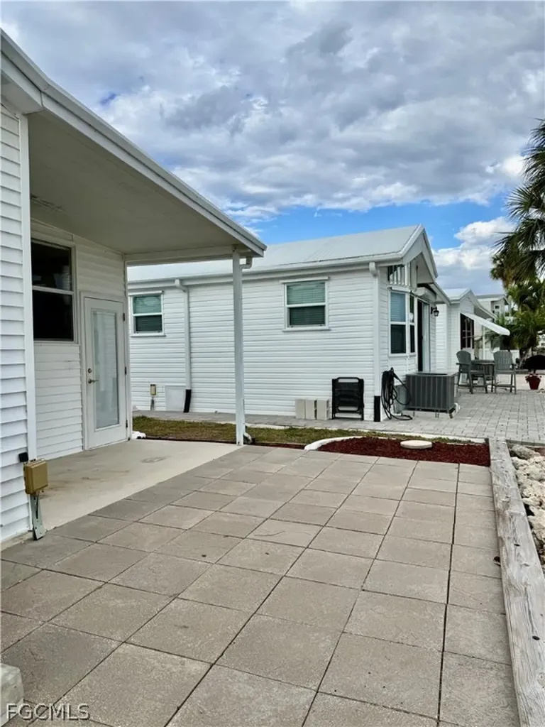 565 Cattleya Refuge Naples FL 34114