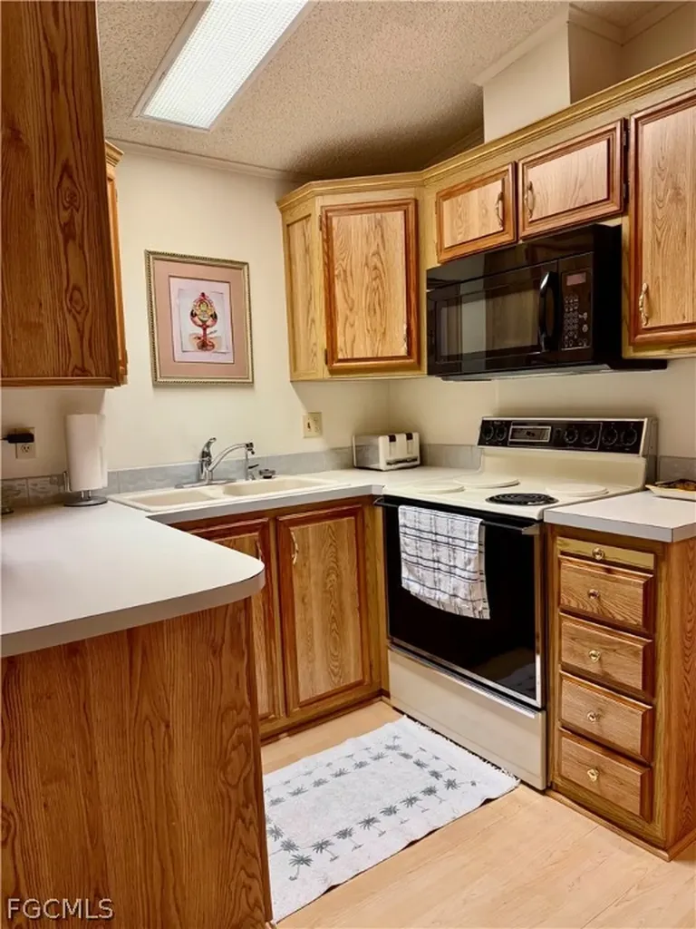 565 Cattleya Refuge Naples FL 34114