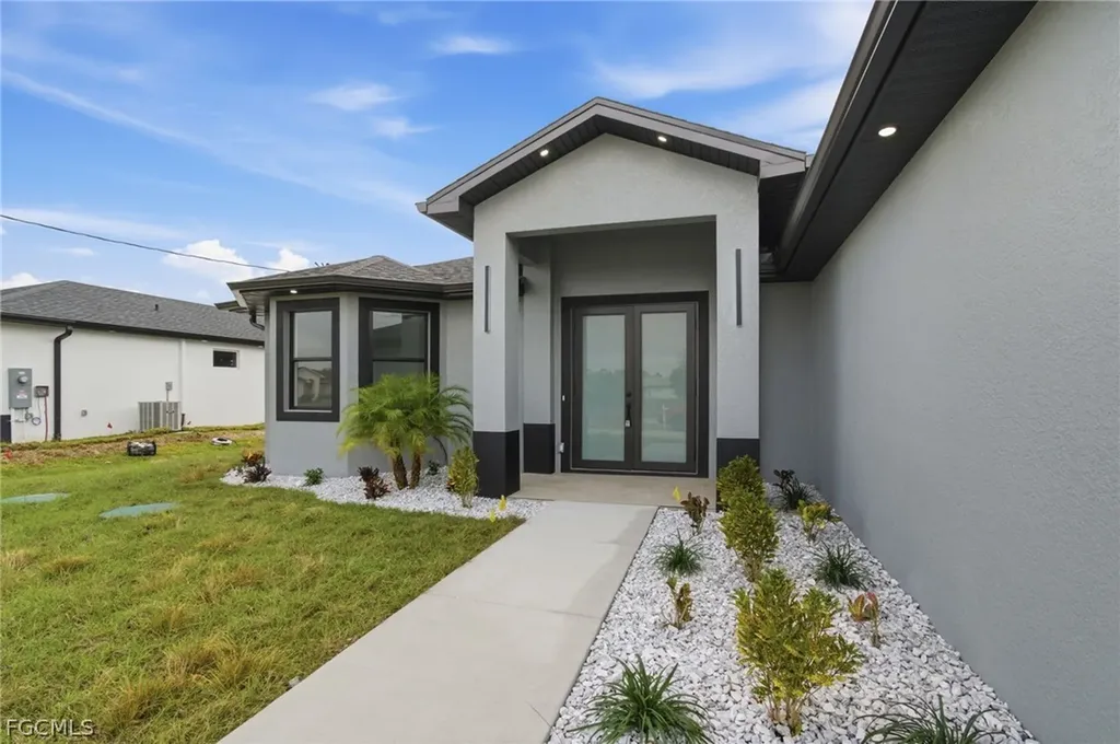 806 Fred Avenue N Lehigh Acres FL 33971