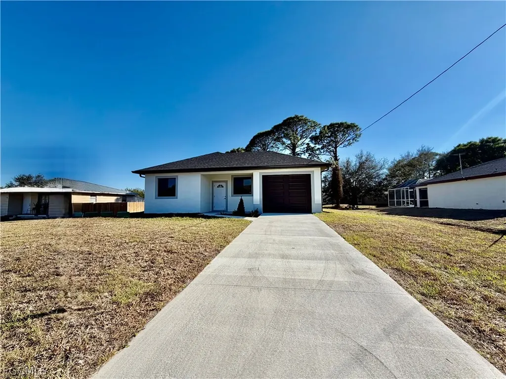 3705 8th Street SW Lehigh Acres FL 33976