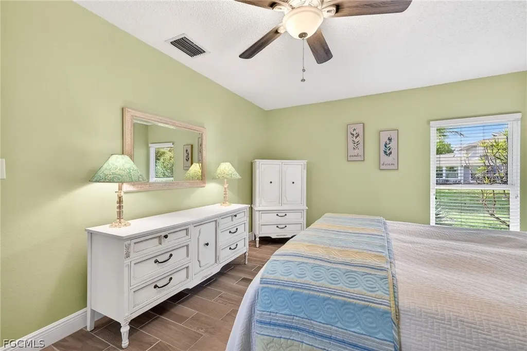 4257 Island Circle Fort Myers FL 33919