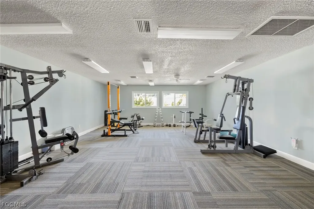 4257 Island Circle Fort Myers FL 33919
