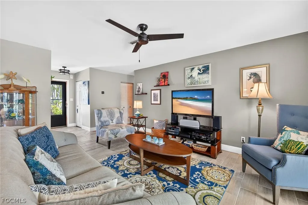 4257 Island Circle Fort Myers FL 33919