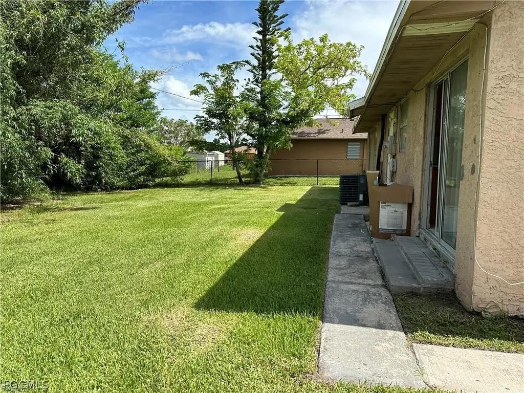 8 Roanoke Drive Fort Myers FL 33905