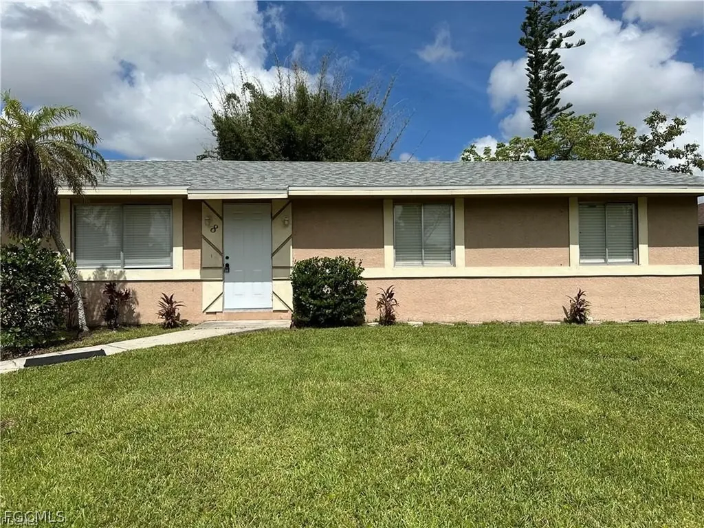 8 Roanoke Drive Fort Myers FL 33905