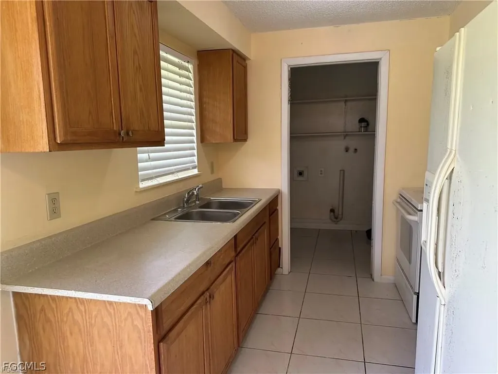 8 Roanoke Drive Fort Myers FL 33905