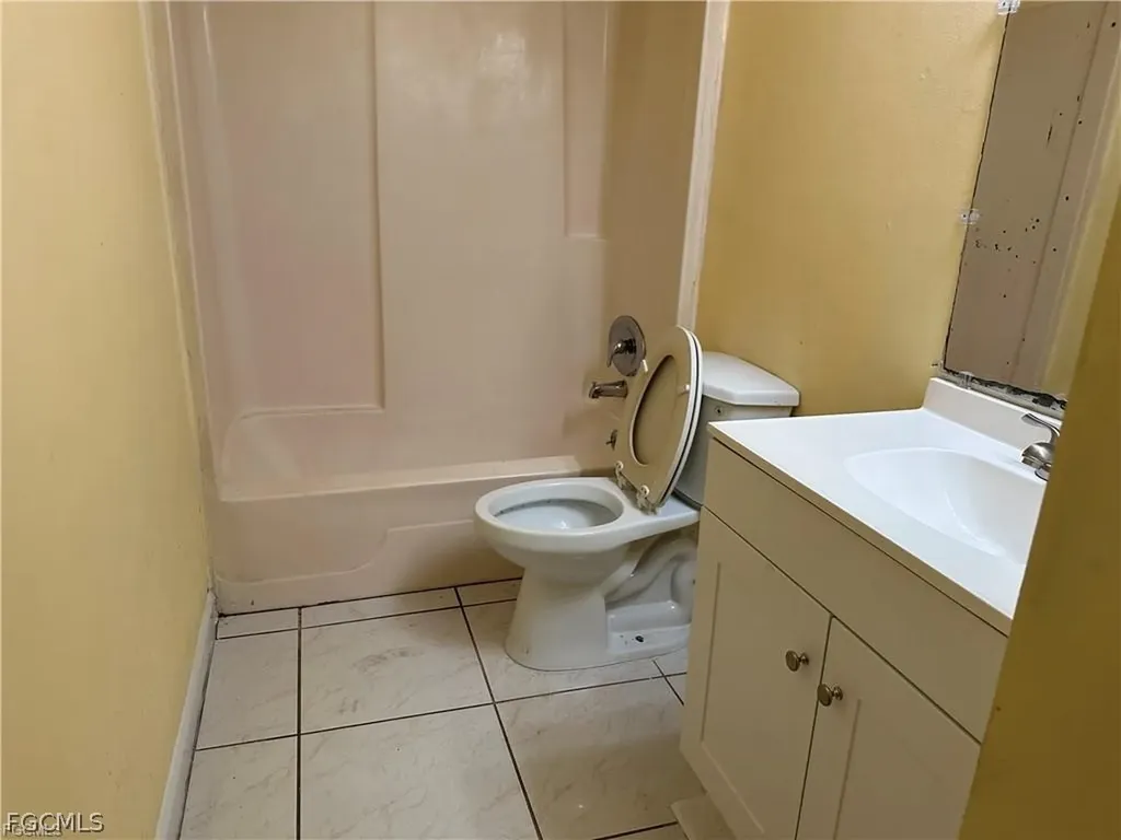 8 Roanoke Drive Fort Myers FL 33905