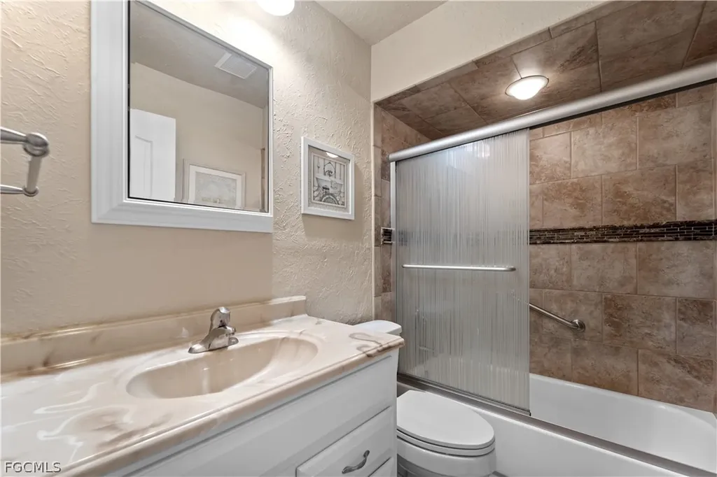 8430 Charter Club Circle Fort Myers FL 33919