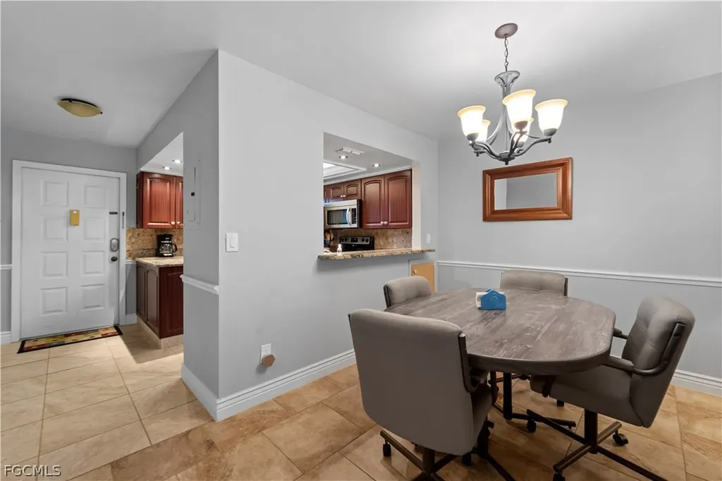 8430 Charter Club Circle Fort Myers FL 33919