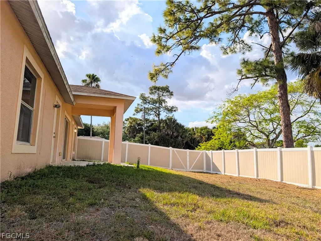 106 W 5th Street Lehigh Acres FL 33972