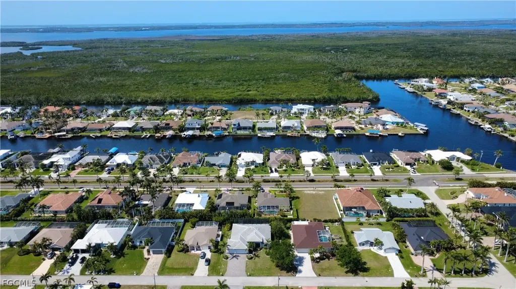 5216 SW 27th Place Cape Coral FL 33914