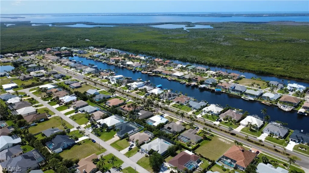 5216 SW 27th Place Cape Coral FL 33914