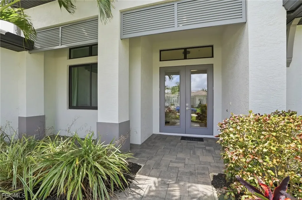 5216 SW 27th Place Cape Coral FL 33914