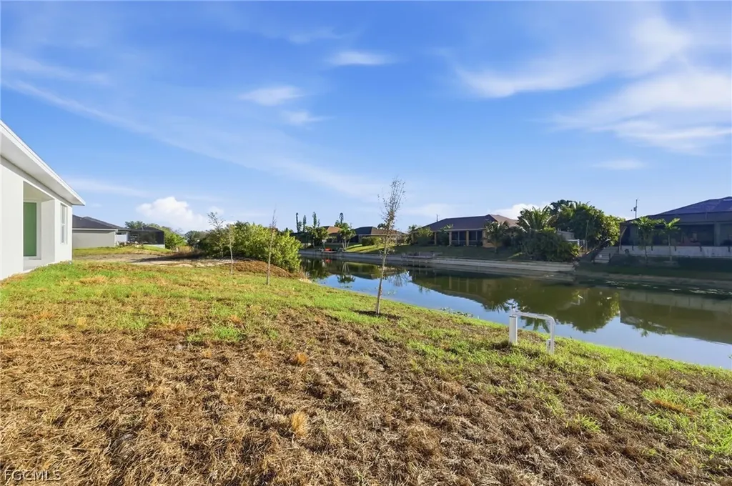 2105 NE 1st Avenue Cape Coral FL 33909