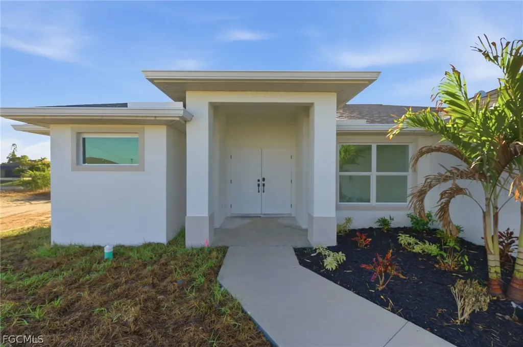 2105 NE 1st Avenue Cape Coral FL 33909