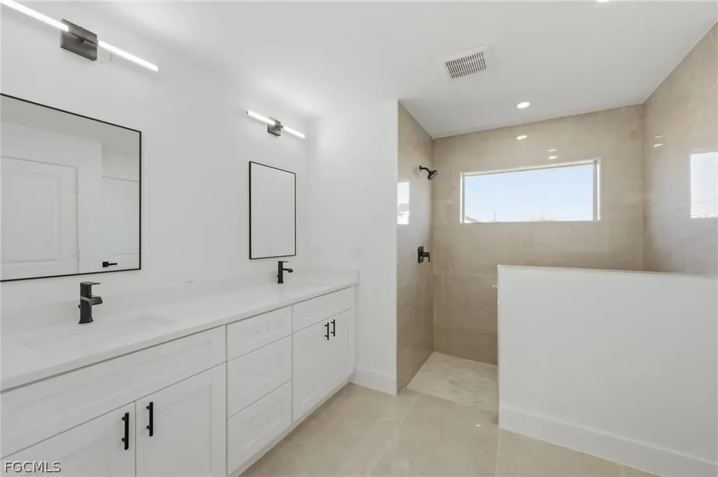 2105 NE 1st Avenue Cape Coral FL 33909